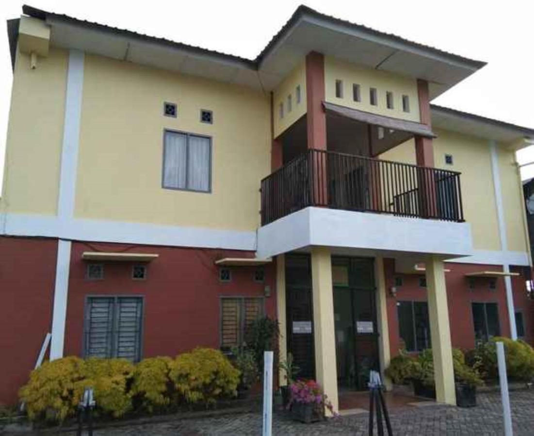 Parit  Penginapan Syariah מראה חיצוני תמונה