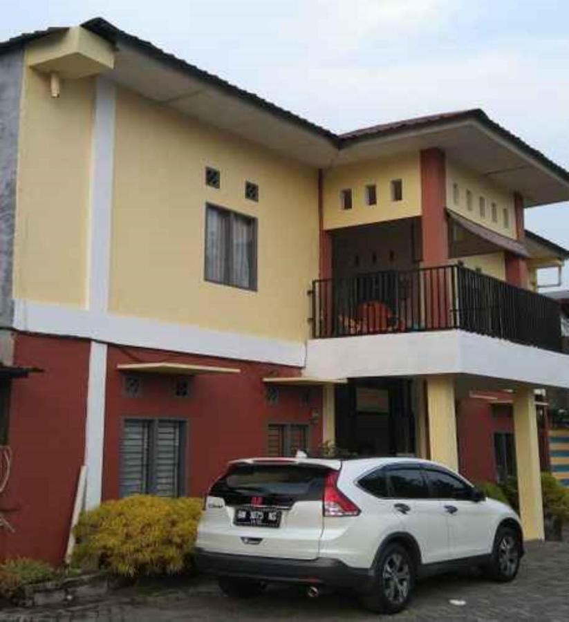 Parit  Penginapan Syariah מראה חיצוני תמונה