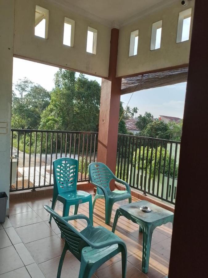 Parit  Penginapan Syariah מראה חיצוני תמונה