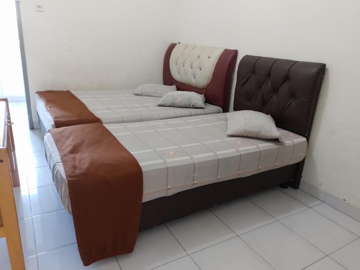Parit  Penginapan Syariah מראה חיצוני תמונה